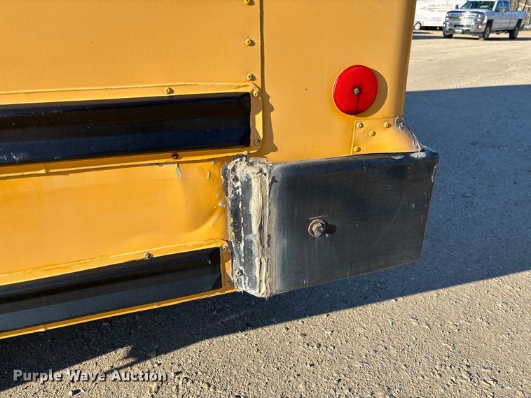 image for item FB3221 2004 Chevrolet Express 3500 school bus