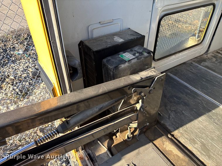 image for item FB3221 2004 Chevrolet Express 3500 school bus