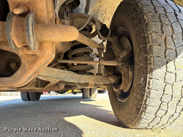 image for item FB3221 2004 Chevrolet Express 3500 school bus