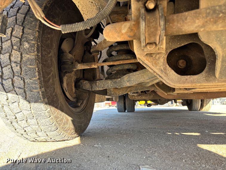 image for item FB3221 2004 Chevrolet Express 3500 school bus