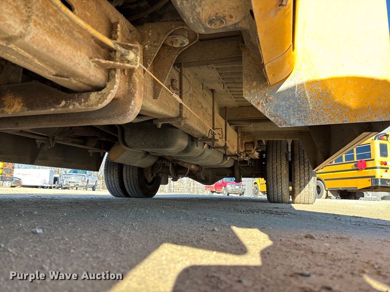 image for item FB3221 2004 Chevrolet Express 3500 school bus