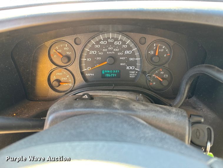 image for item FB3221 2004 Chevrolet Express 3500 school bus