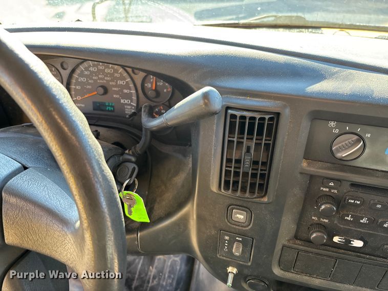 image for item FB3221 2004 Chevrolet Express 3500 school bus