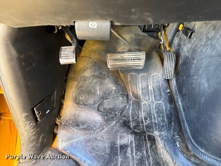 image for item FB3221 2004 Chevrolet Express 3500 school bus