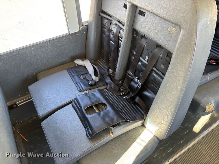 image for item FB3221 2004 Chevrolet Express 3500 school bus