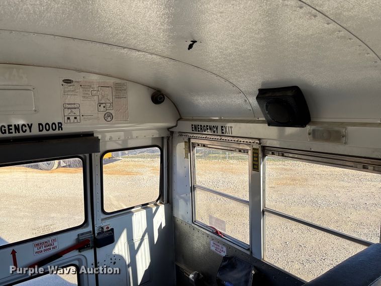 image for item FB3221 2004 Chevrolet Express 3500 school bus