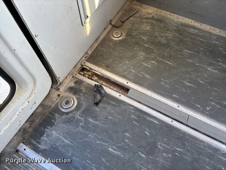 image for item FB3221 2004 Chevrolet Express 3500 school bus