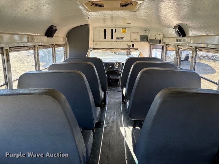 image for item FB3221 2004 Chevrolet Express 3500 school bus