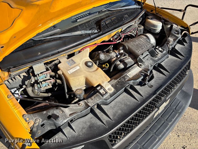 image for item FB3221 2004 Chevrolet Express 3500 school bus