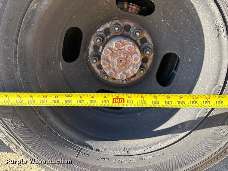 image for item FB3221 2004 Chevrolet Express 3500 school bus