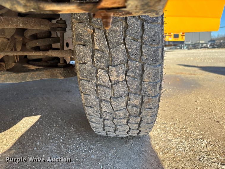 image for item FB3221 2004 Chevrolet Express 3500 school bus