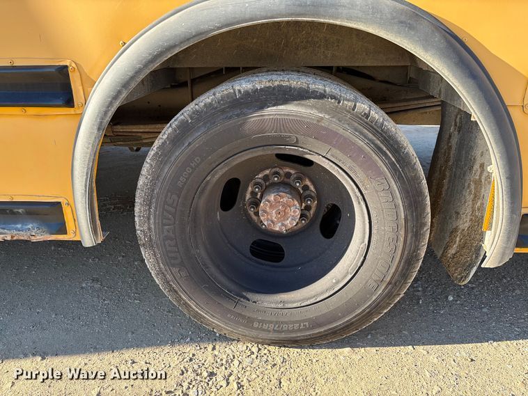 image for item FB3221 2004 Chevrolet Express 3500 school bus