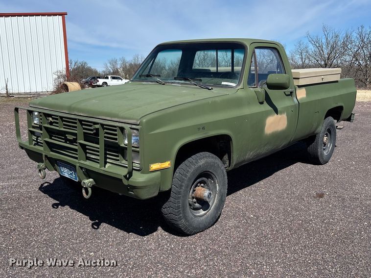image for item FB3224 1986 Chevrolet K20 pickup truck
