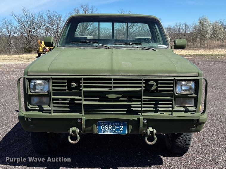 image for item FB3224 1986 Chevrolet K20 pickup truck