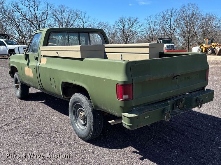 image for item FB3224 1986 Chevrolet K20 pickup truck