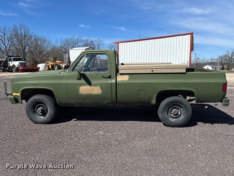image for item FB3224 1986 Chevrolet K20 pickup truck