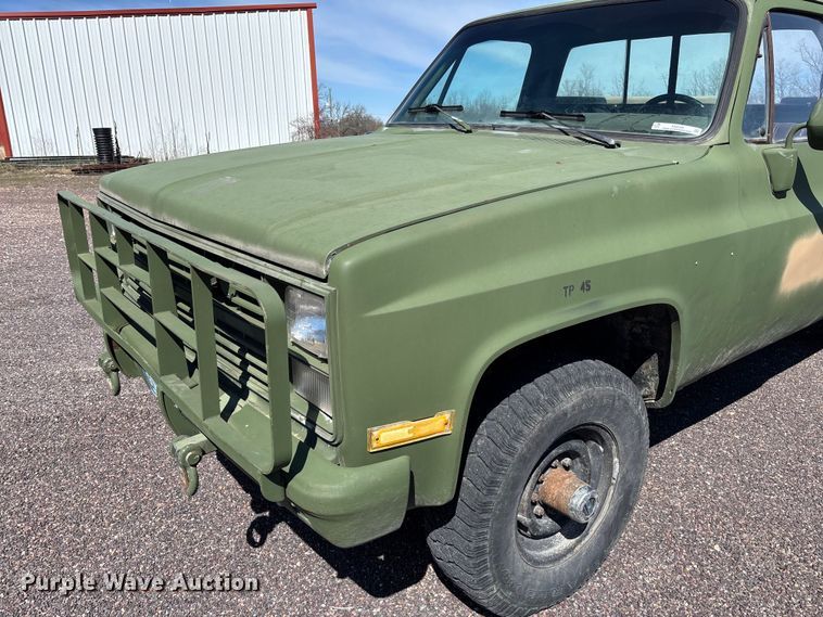 image for item FB3224 1986 Chevrolet K20 pickup truck