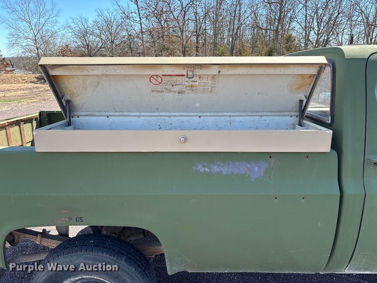 image for item FB3224 1986 Chevrolet K20 pickup truck