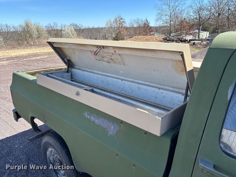 image for item FB3224 1986 Chevrolet K20 pickup truck