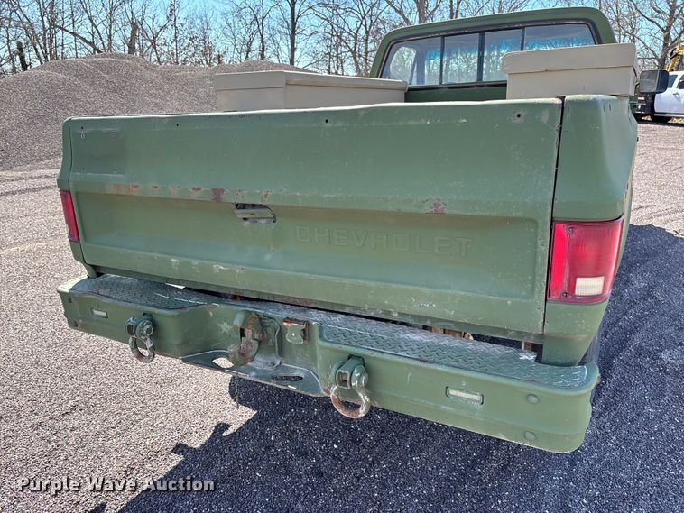 image for item FB3224 1986 Chevrolet K20 pickup truck