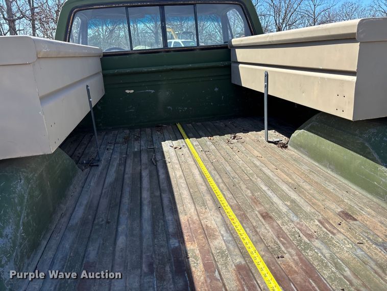 image for item FB3224 1986 Chevrolet K20 pickup truck