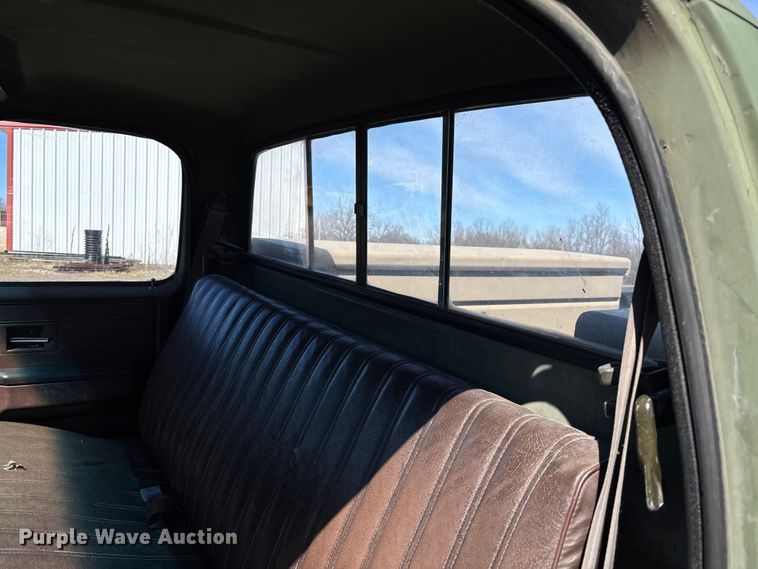 image for item FB3224 1986 Chevrolet K20 pickup truck