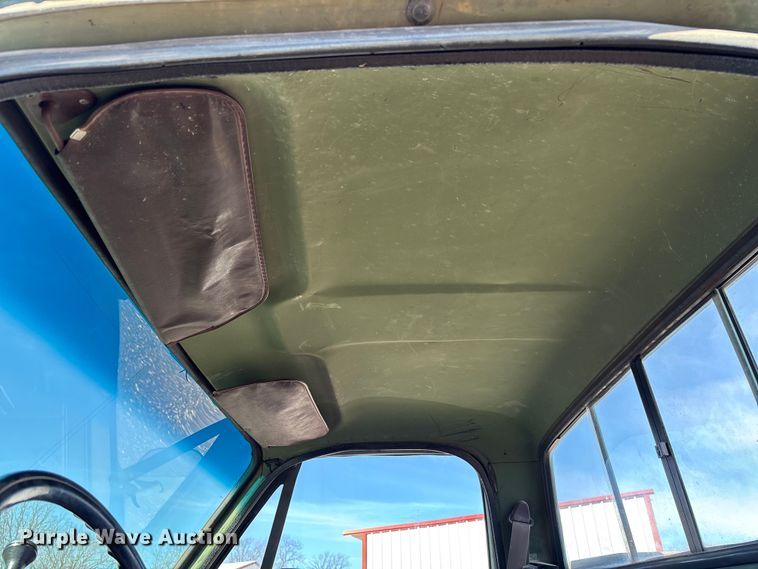 image for item FB3224 1986 Chevrolet K20 pickup truck