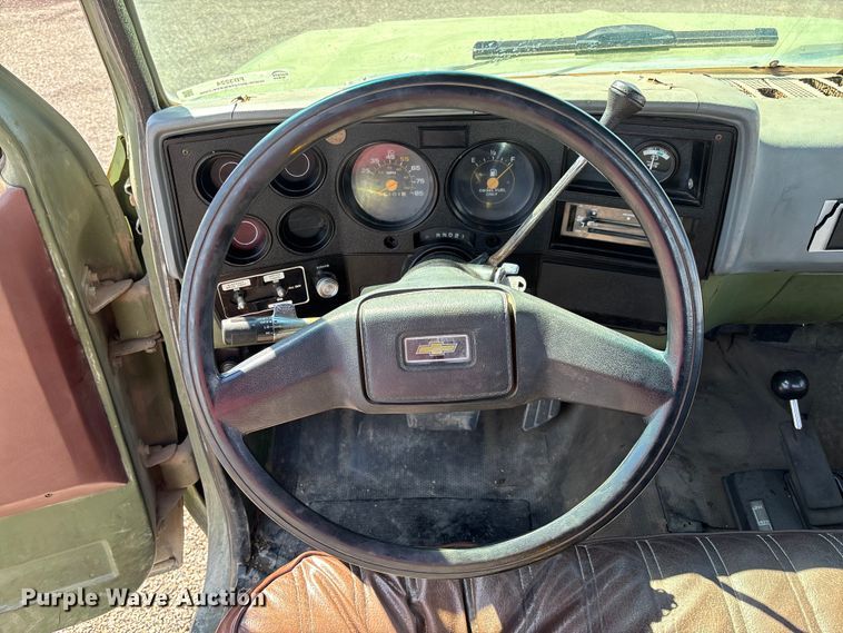 image for item FB3224 1986 Chevrolet K20 pickup truck