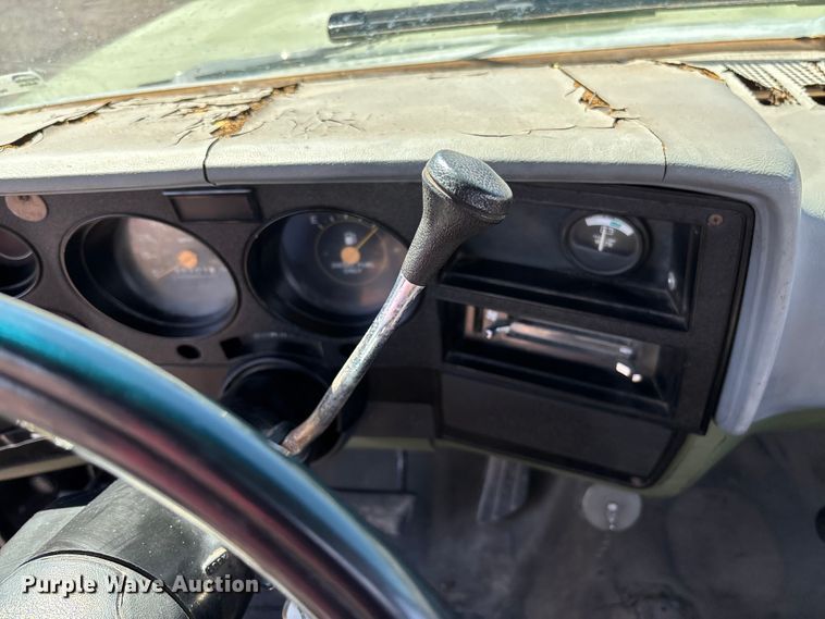 image for item FB3224 1986 Chevrolet K20 pickup truck