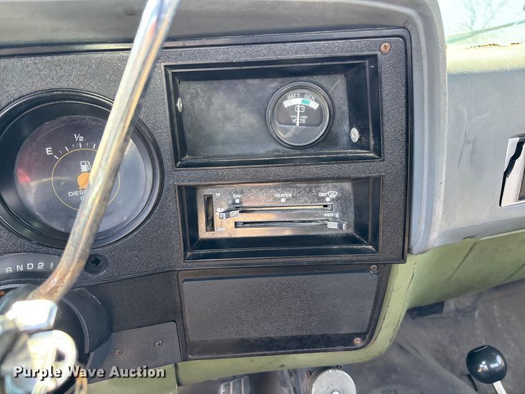 image for item FB3224 1986 Chevrolet K20 pickup truck