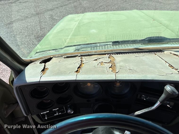 image for item FB3224 1986 Chevrolet K20 pickup truck