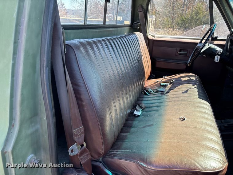 image for item FB3224 1986 Chevrolet K20 pickup truck