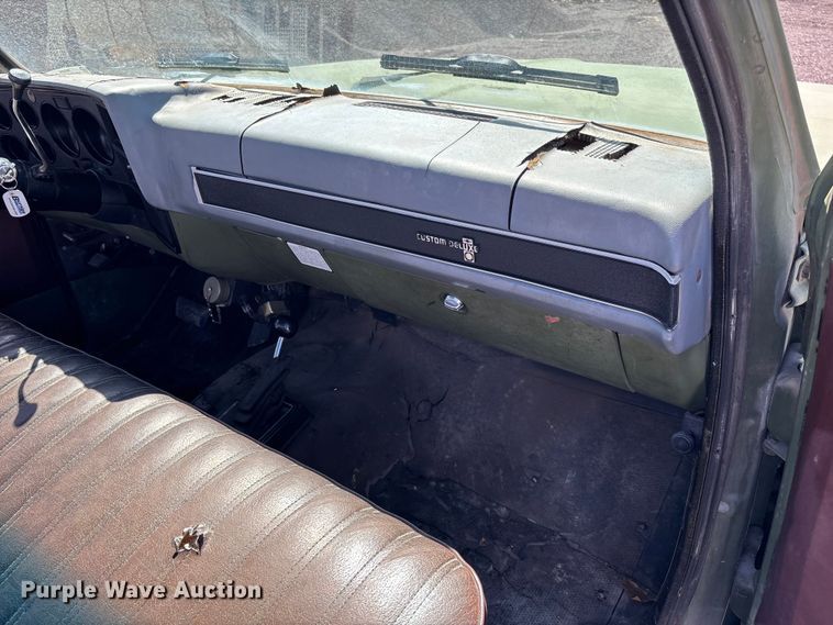 image for item FB3224 1986 Chevrolet K20 pickup truck