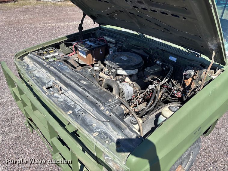 image for item FB3224 1986 Chevrolet K20 pickup truck