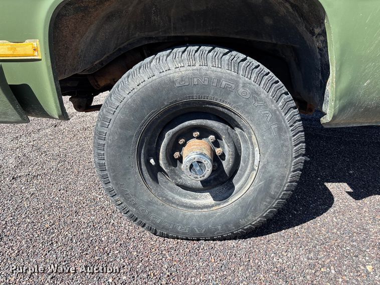 image for item FB3224 1986 Chevrolet K20 pickup truck