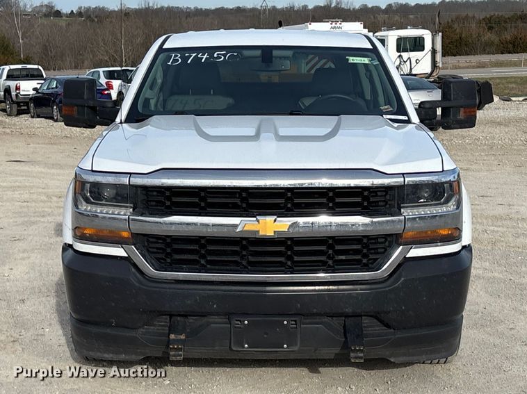 image for item FB3232 2017 Chevrolet Silverado 1500 Crew Cab pickup truck