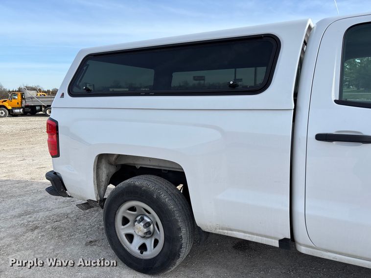 image for item FB3232 2017 Chevrolet Silverado 1500 Crew Cab pickup truck