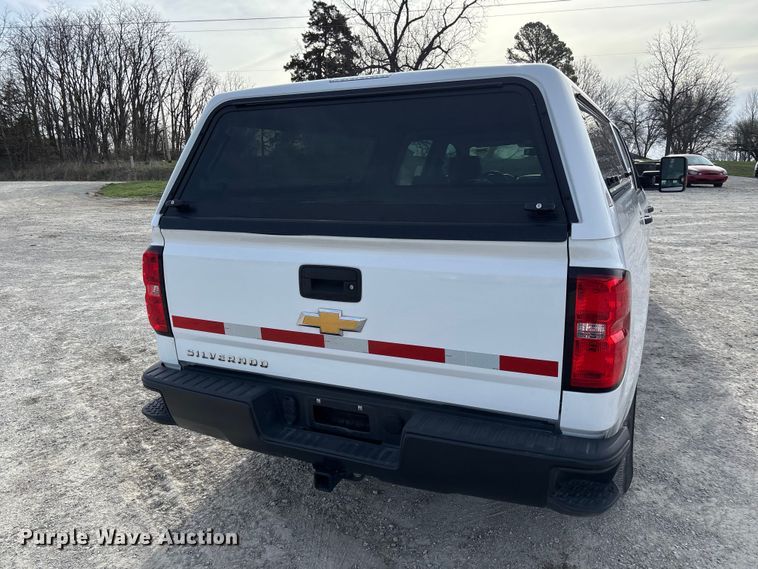 image for item FB3232 2017 Chevrolet Silverado 1500 Crew Cab pickup truck