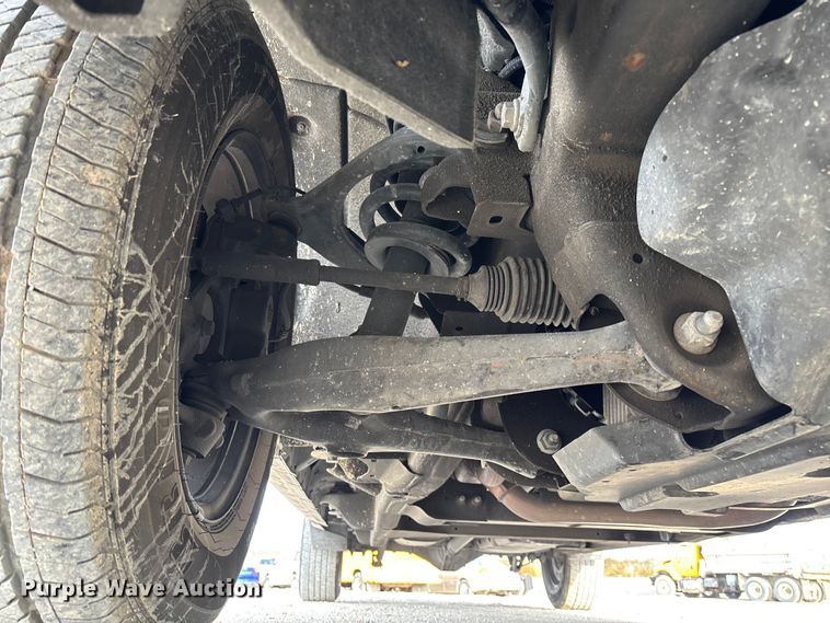 image for item FB3232 2017 Chevrolet Silverado 1500 Crew Cab pickup truck