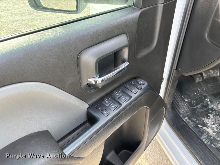 image for item FB3232 2017 Chevrolet Silverado 1500 Crew Cab pickup truck