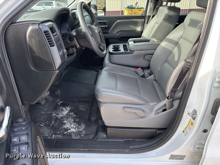 image for item FB3232 2017 Chevrolet Silverado 1500 Crew Cab pickup truck