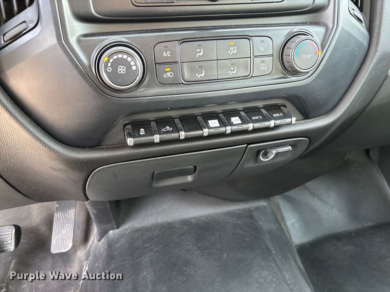 image for item FB3232 2017 Chevrolet Silverado 1500 Crew Cab pickup truck