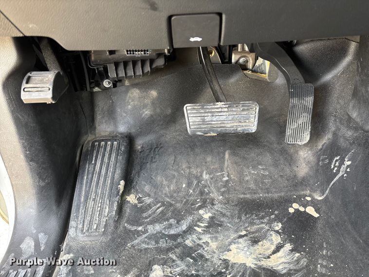 image for item FB3232 2017 Chevrolet Silverado 1500 Crew Cab pickup truck