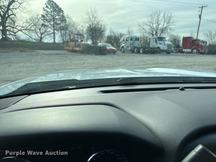 image for item FB3232 2017 Chevrolet Silverado 1500 Crew Cab pickup truck