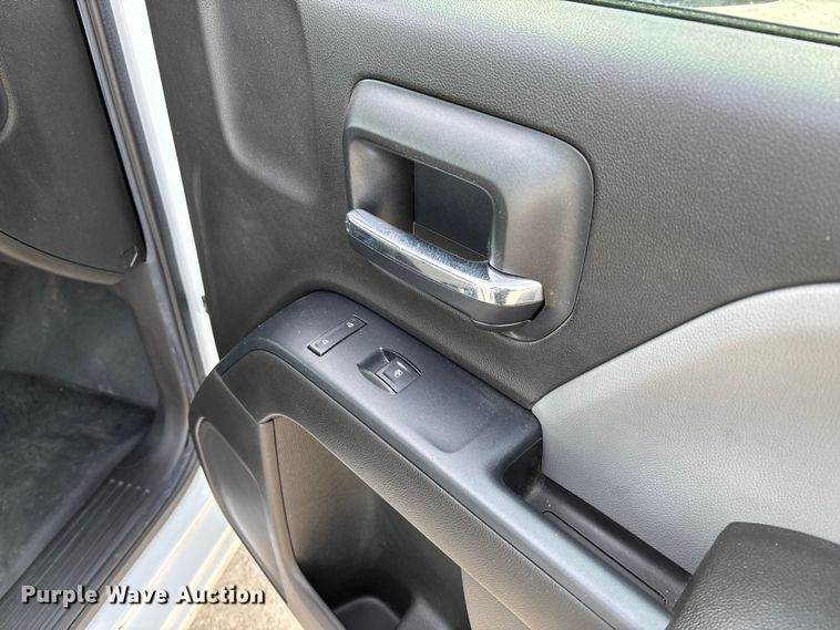 image for item FB3232 2017 Chevrolet Silverado 1500 Crew Cab pickup truck