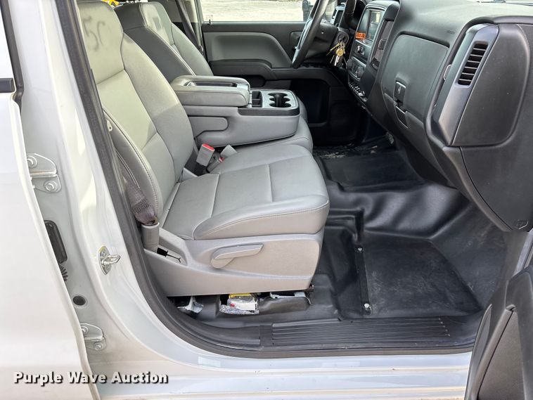 image for item FB3232 2017 Chevrolet Silverado 1500 Crew Cab pickup truck