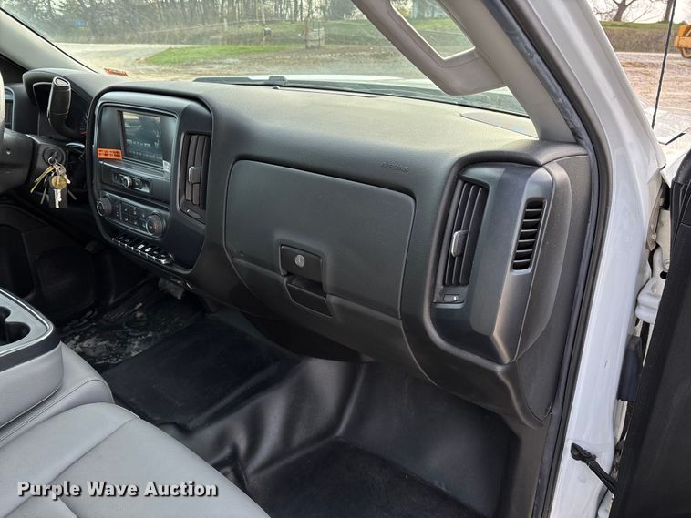 image for item FB3232 2017 Chevrolet Silverado 1500 Crew Cab pickup truck