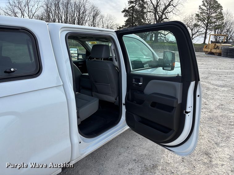 image for item FB3232 2017 Chevrolet Silverado 1500 Crew Cab pickup truck