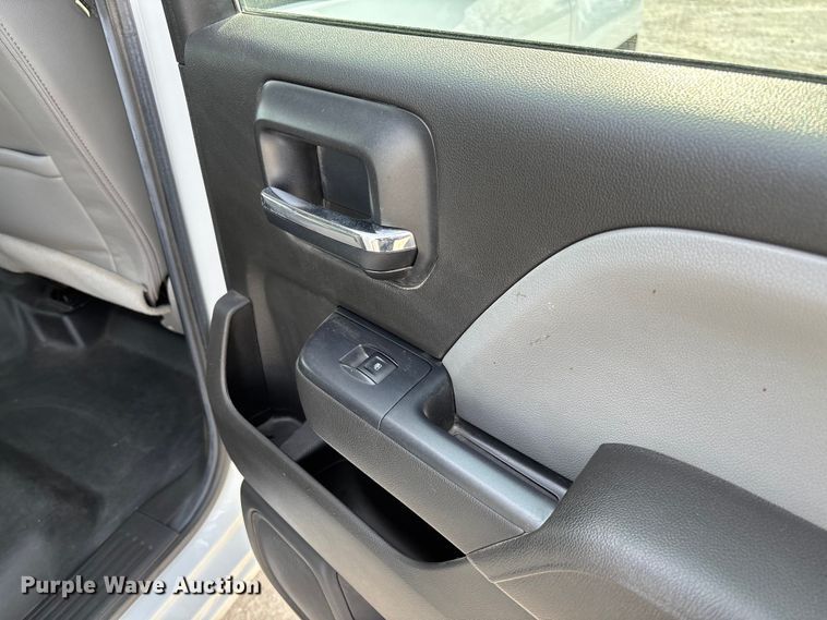 image for item FB3232 2017 Chevrolet Silverado 1500 Crew Cab pickup truck