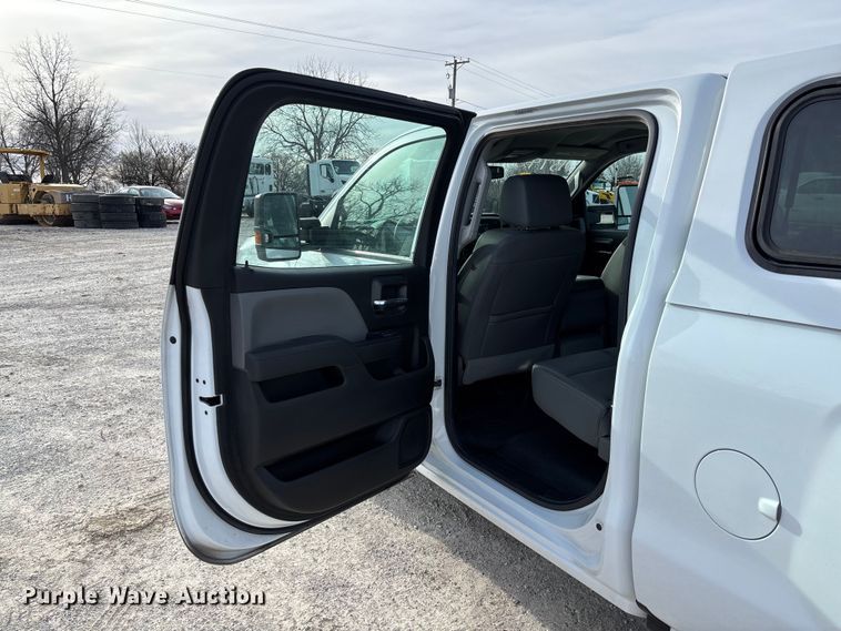 image for item FB3232 2017 Chevrolet Silverado 1500 Crew Cab pickup truck